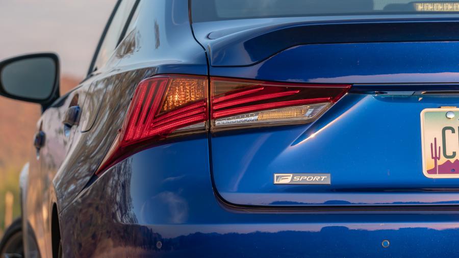 Детали экстерьера Lexus IS350 F-Sport (XE30) 2016 года  (NA) (фото 5 из 32)